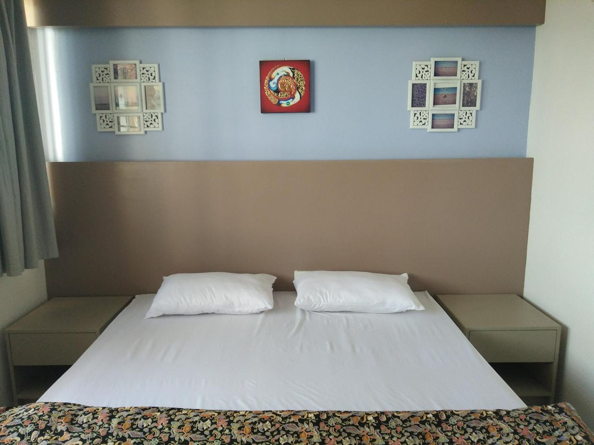 In Phuket House Hotell Exteriör bild